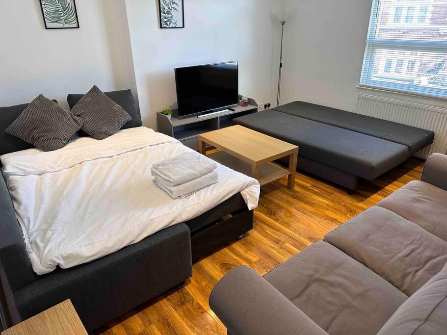 Comfortable 1 Bedroom And Double Sofa Bed Flat Apartament *